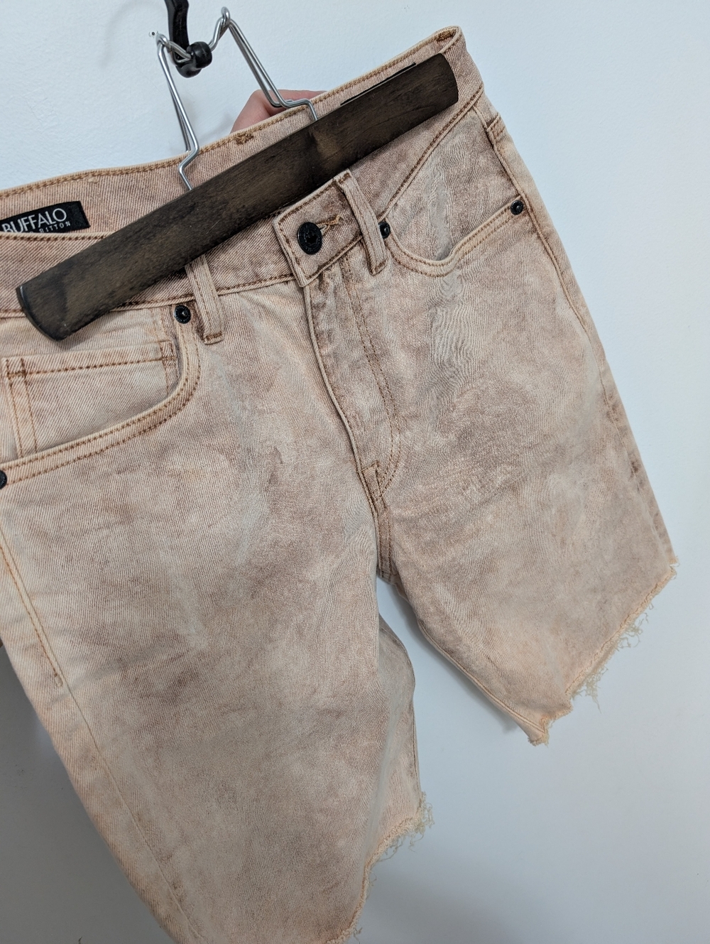 Buffalo David Bitton 27 Mom Short Maggie Distressed White Peach High Rise Rips